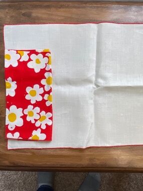 1950’s  Vera Neumann Placemats & Napkins Set of 4 Linen Red White Yellow Flower